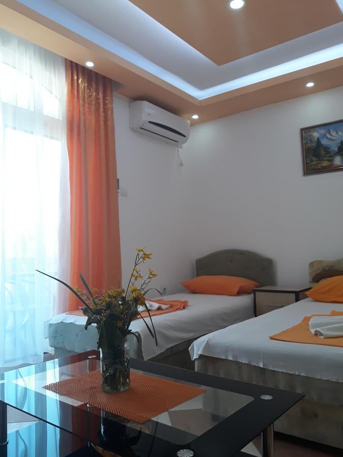 Aza Apartment *